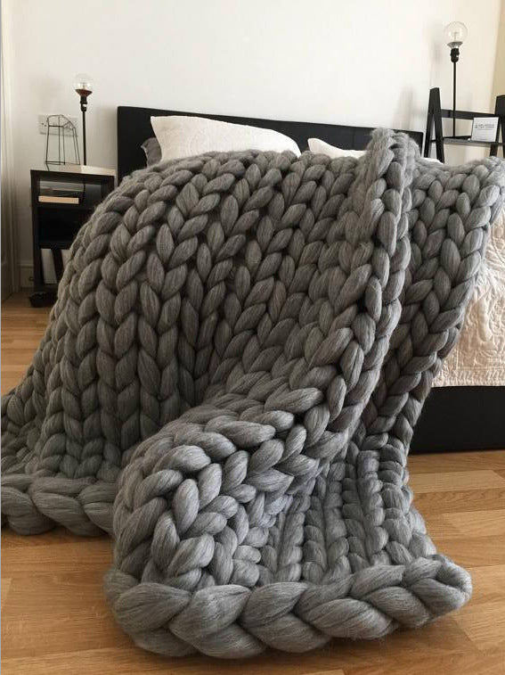 Handwoven blanket in Nordic thick wool