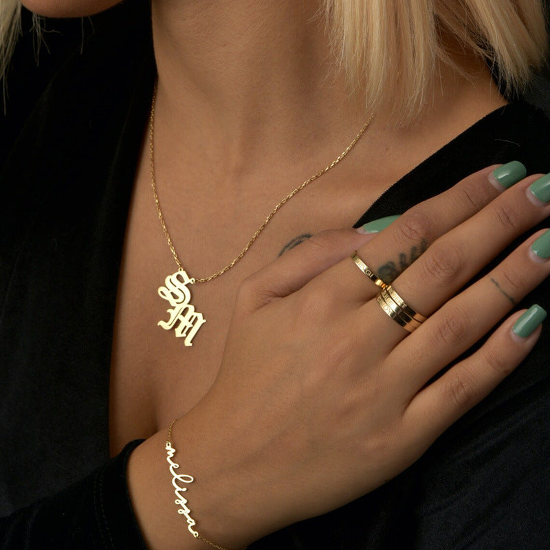 Personalized necklace with gold-plated stainless steel initials