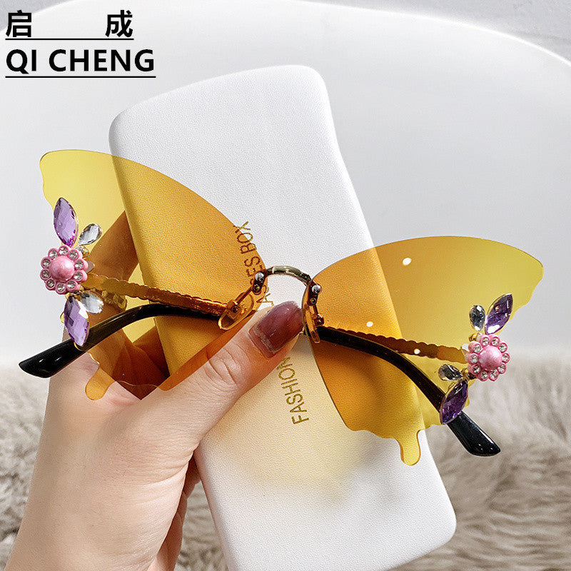 Trimmed Butterfly Shaped Sunglasses Diamond-studded Bright Colourful Hipster