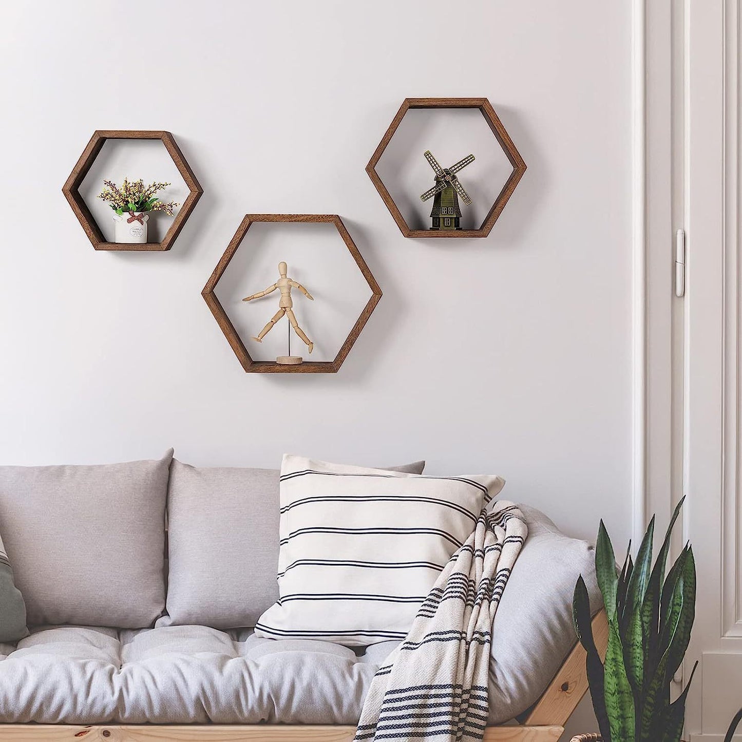 Hexagonal Wood Wall Storage Rack